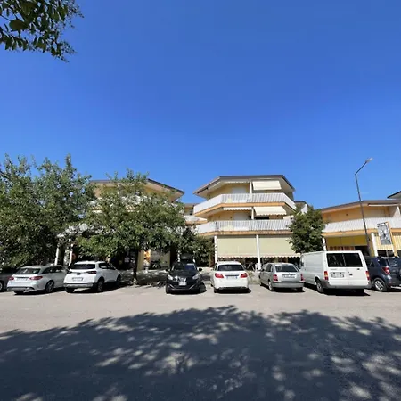 Апартаменти Large In Terme *